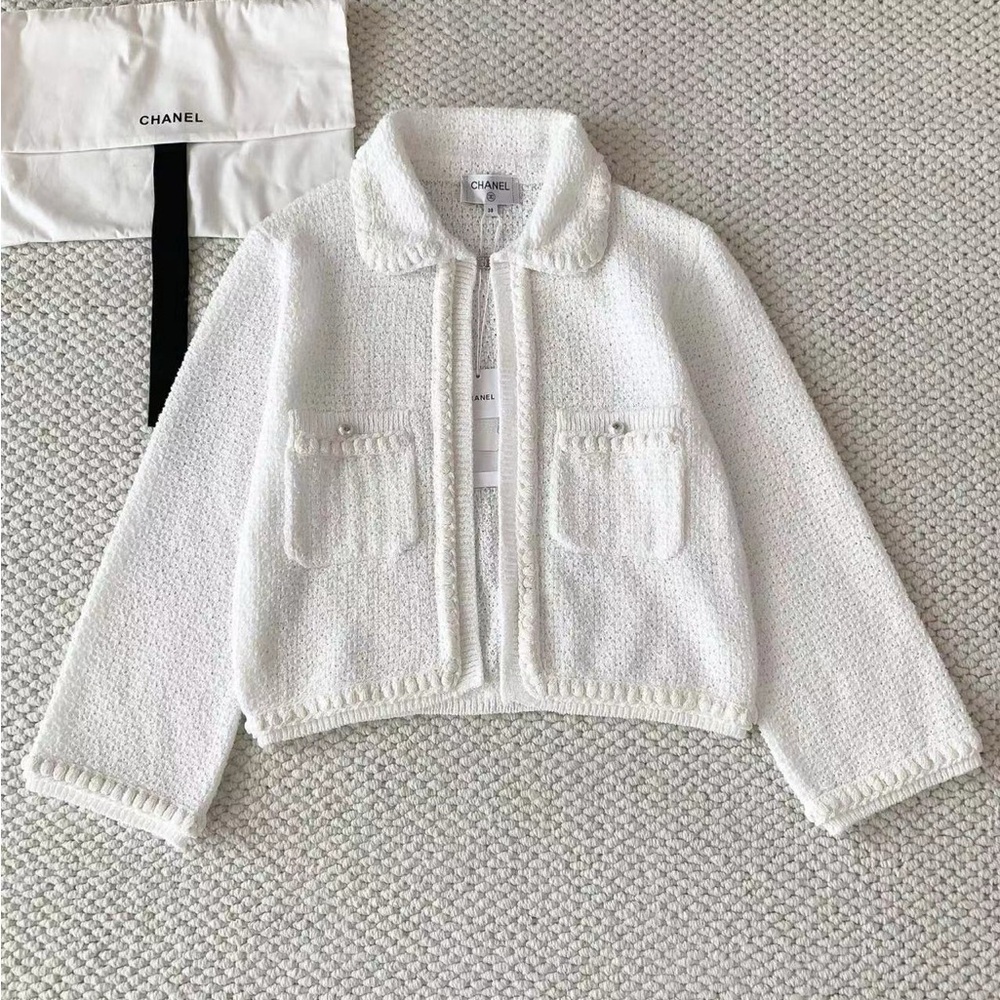 Chanel White Blazer Elegant Knit Design